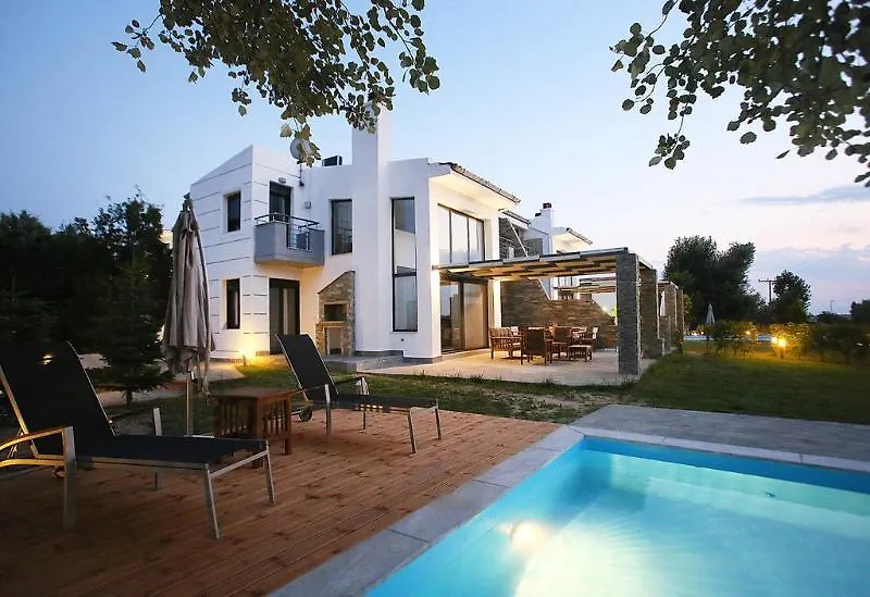 Sanny Sani Luxury Villas Hanioti 4*,